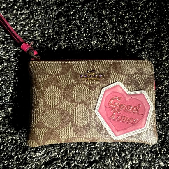Wristlet - Picture 2 of 3